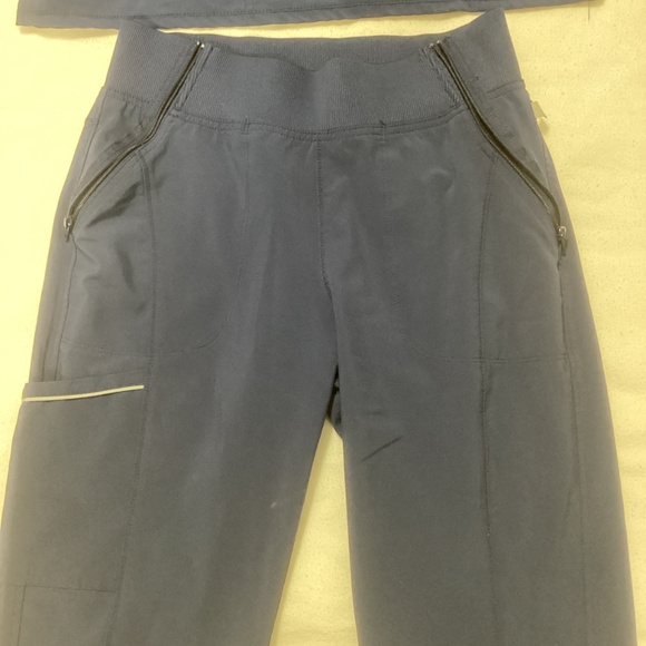 Cherokee Infinity Scrubs - Picture 12 of 12